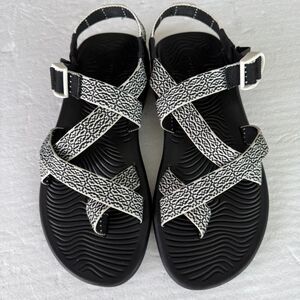 Size 9 -Chaco Z/Volv 2 Sandals Black & White Strappy With Toe Loop Shoes Women’s